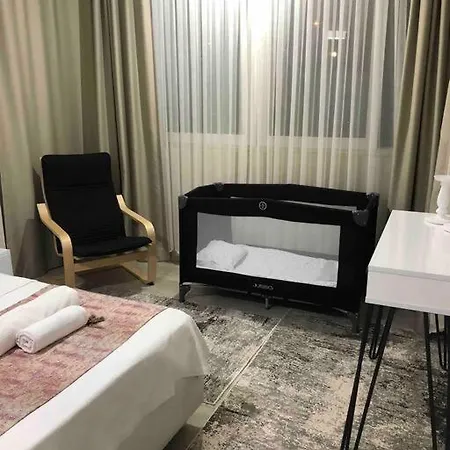 Sunset Apartment *